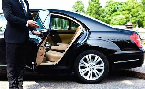 How to Get Private Chauffeur Hire for a Luxury Experience in 2025?